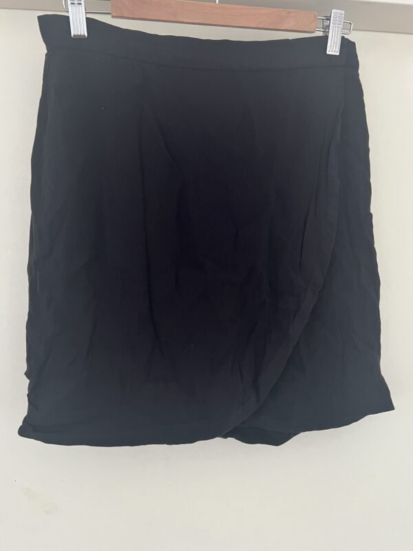 Black wrapped skirt Black wrapped skirt